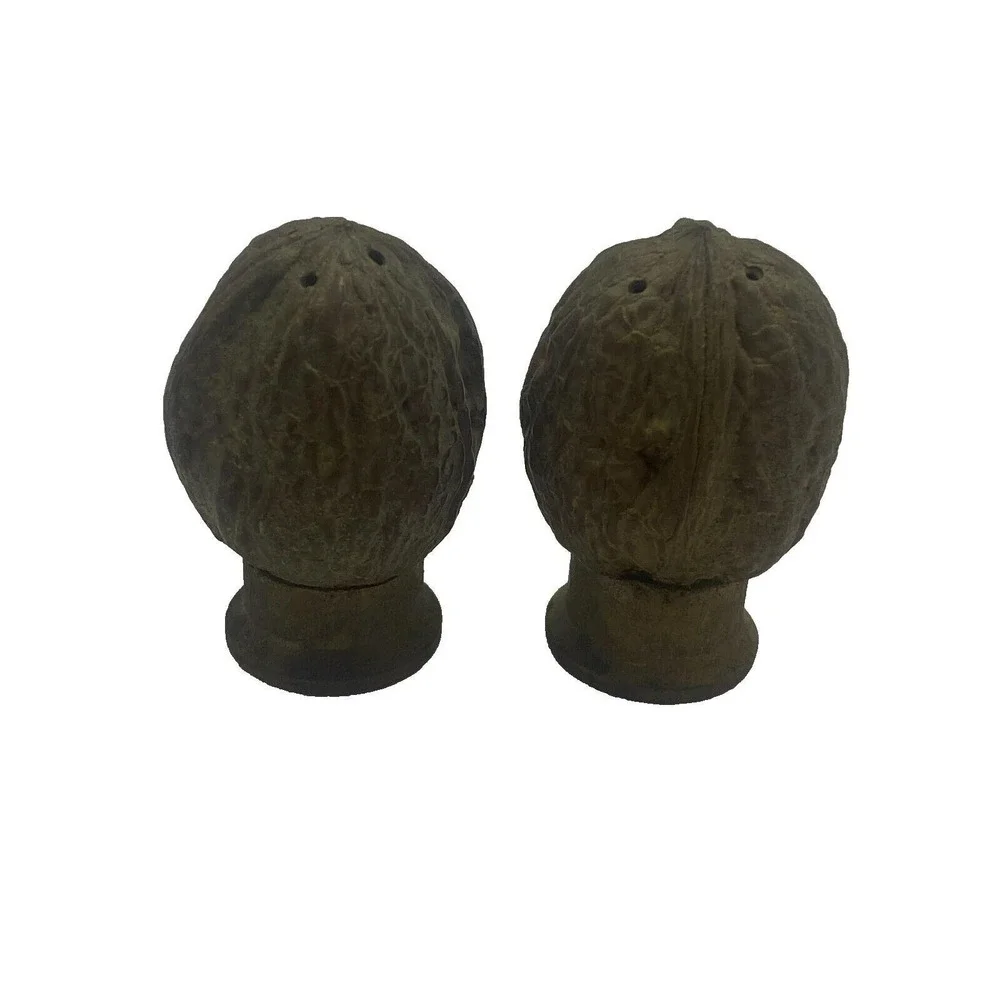 Vintage Walnut Salt and Pepper Shakers Handmade Spools Set of 2‎